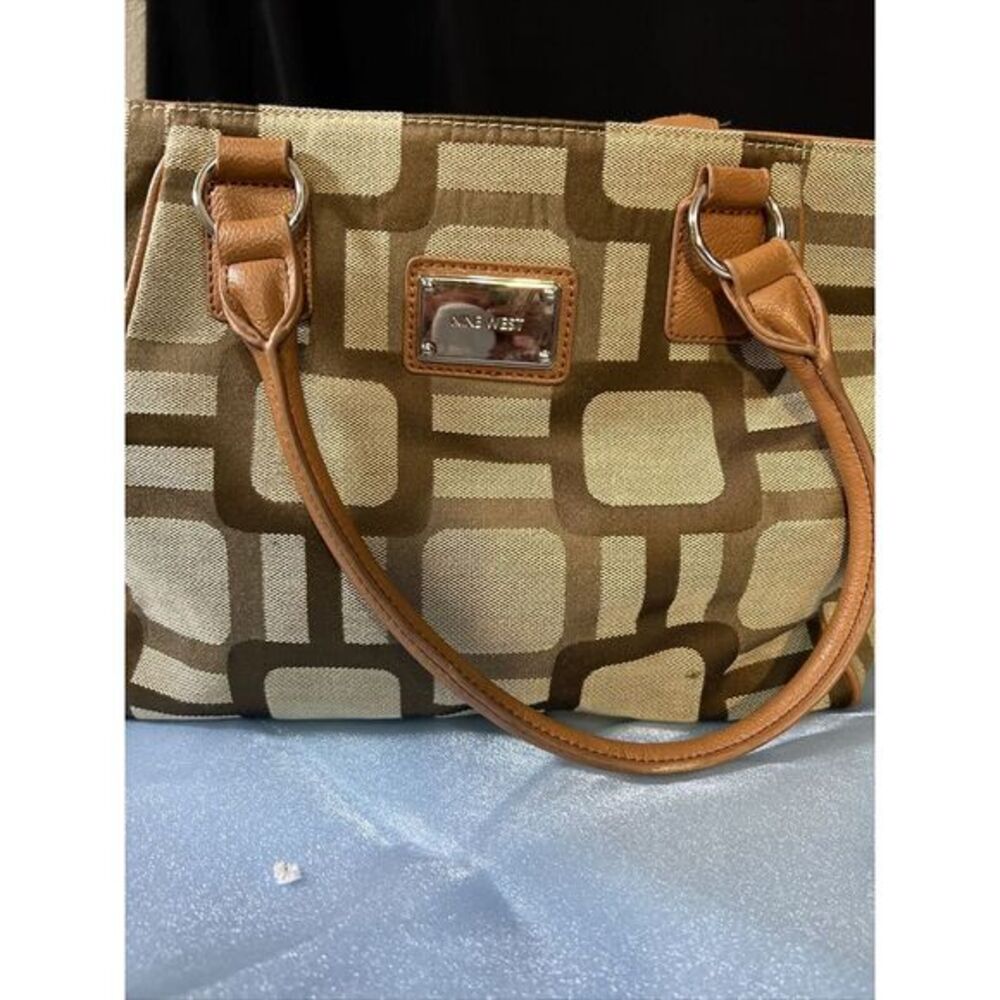 Nine West Handbag Tote Handbag Purse Beige and Brown Design‎